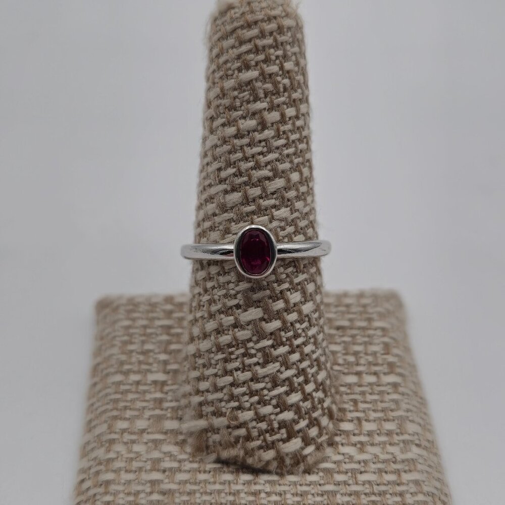 Size 8 Sterling Silver Oval Red Ruby Gemstone Ring A3351